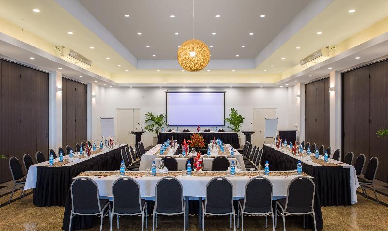 Tanoa International Dateline Hotel Нукуалофа Экстерьер фото