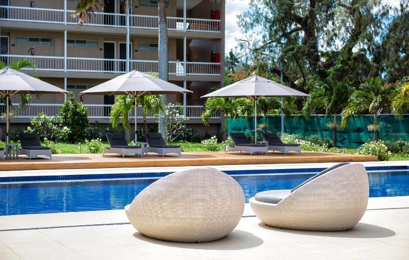Tanoa International Dateline Hotel Нукуалофа Экстерьер фото