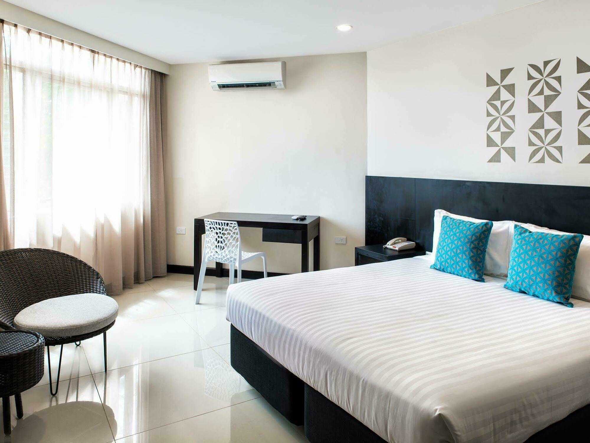 Tanoa International Dateline Hotel Нукуалофа Экстерьер фото