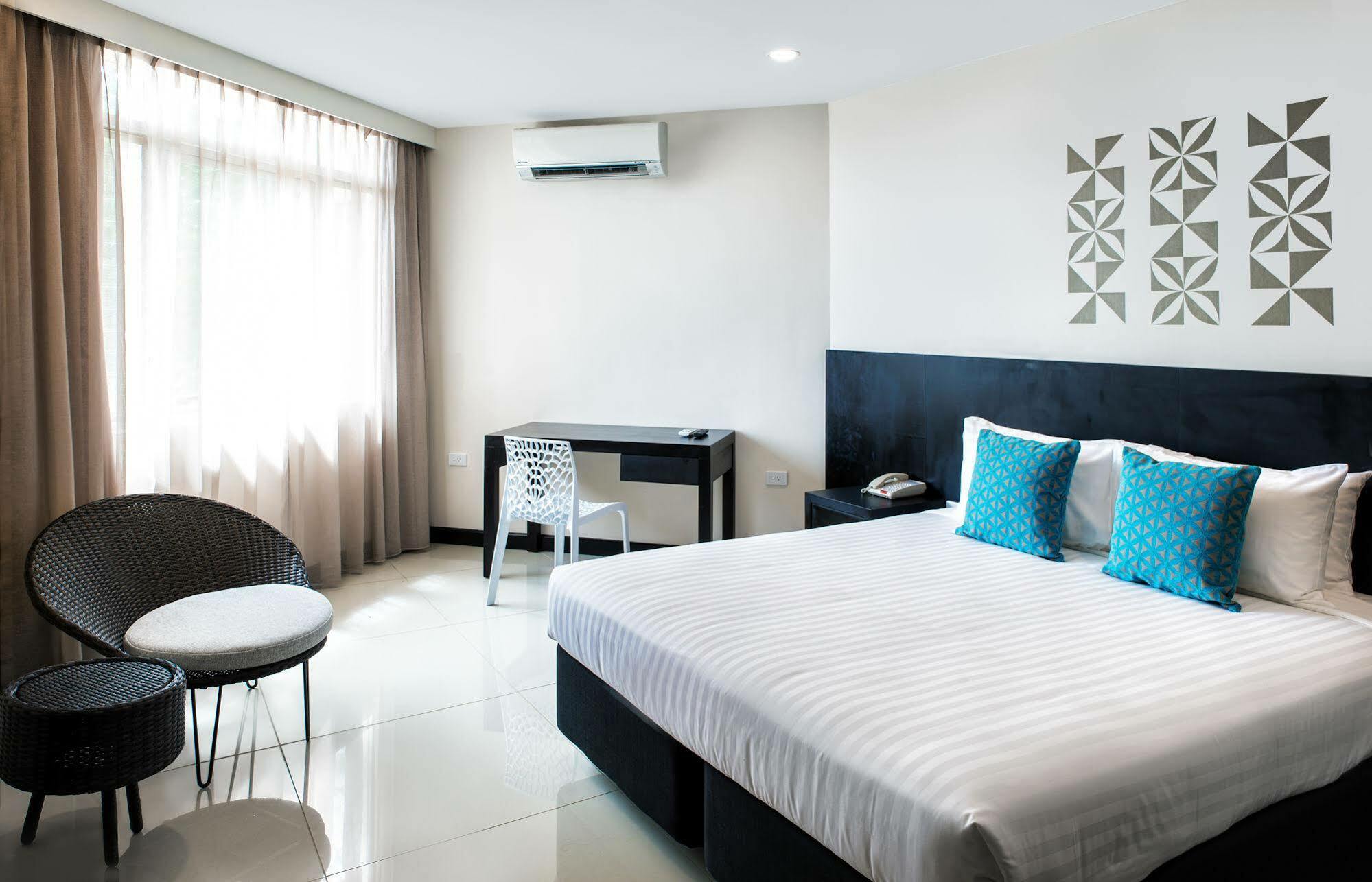 Tanoa International Dateline Hotel Нукуалофа Экстерьер фото