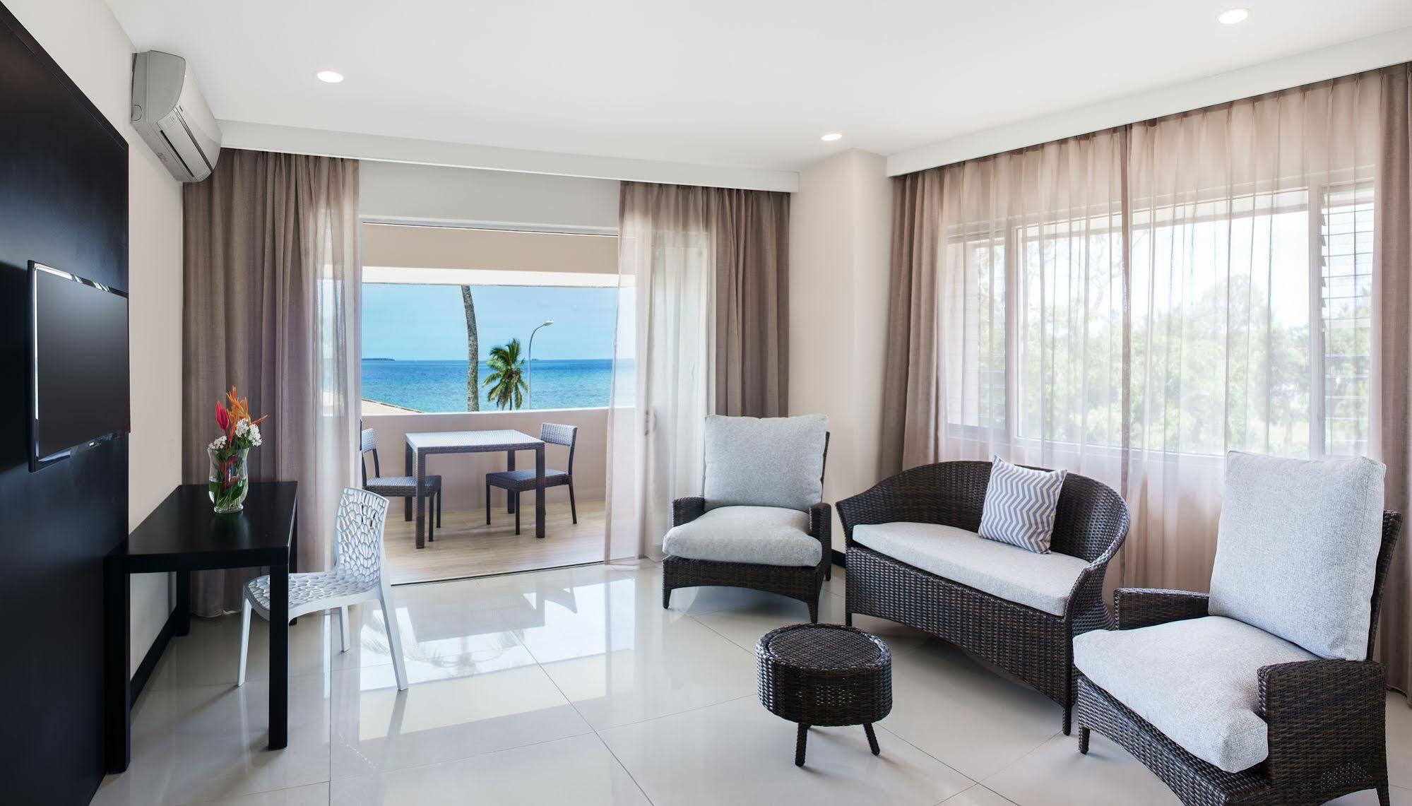 Tanoa International Dateline Hotel Нукуалофа Экстерьер фото