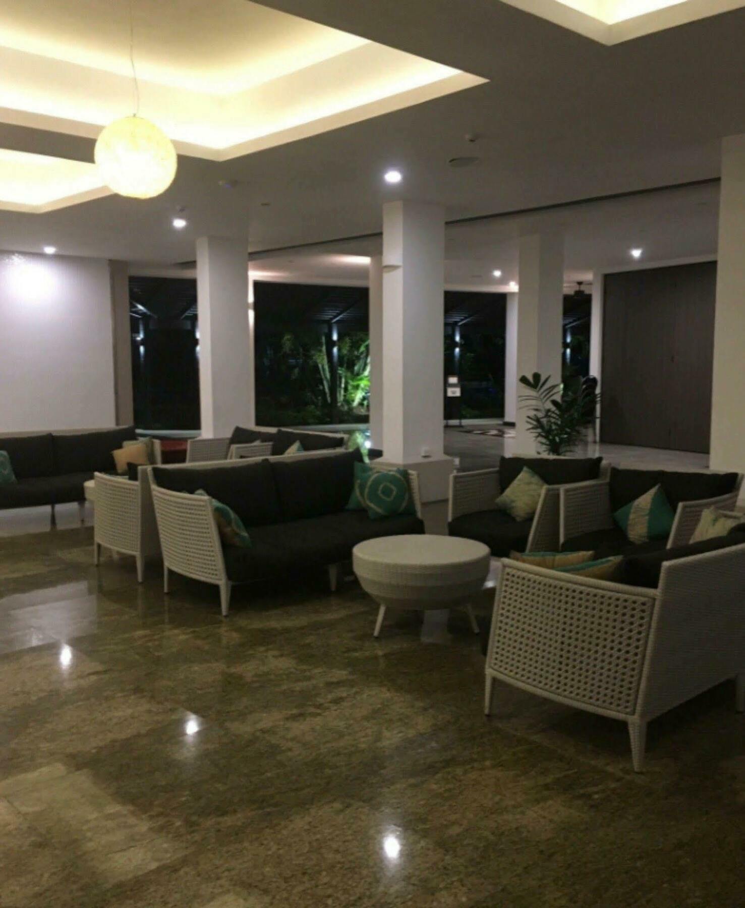 Tanoa International Dateline Hotel Нукуалофа Экстерьер фото
